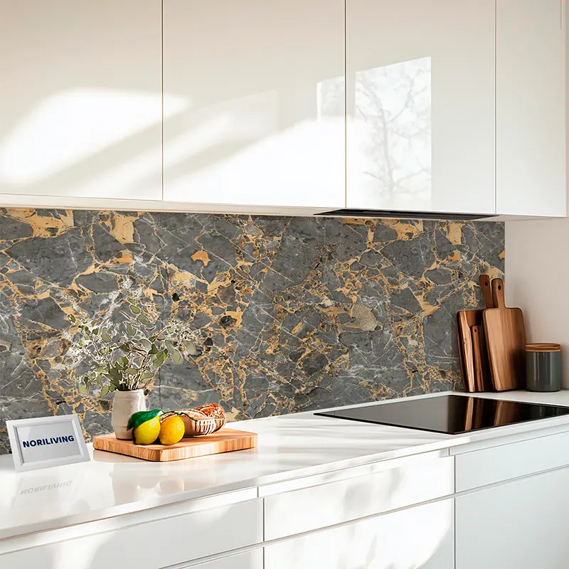 Fliesenfolie Premium Marmorstruktur mittelgrau mit rostfarbigen Einschlüssen 011