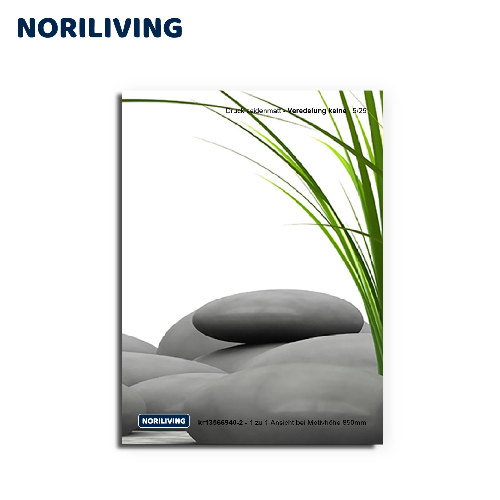 Dekoratives Poster mit Steinen und Gras - Seidenmatt, 850mm hoch Seidenmattes Poster mit grauen Steinen und grünem Gras, dekorativ ansprechend.